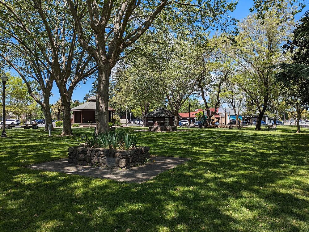 La Plaza Park in Cotati, California — the hexagonal town center